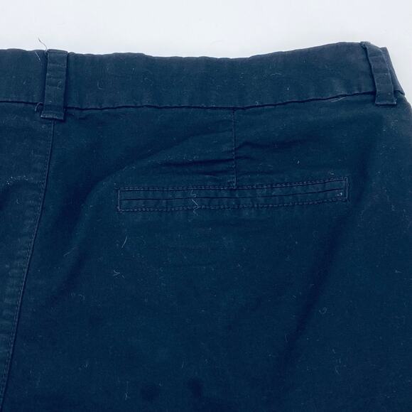 Old Navy Black Mid Rise Shorts - Picture 4 of 6